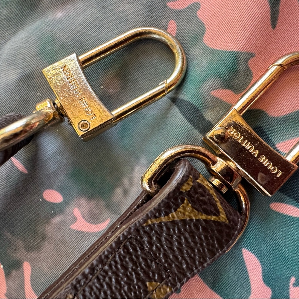 Louis Vuitton Brown Monogram Canvas Strap with Gold Hardware - Picture 4 of 7